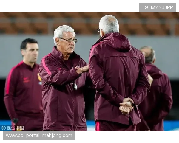 巴黎圣日耳曼训练在雨中持续，球队气氛融洽备战关键战役